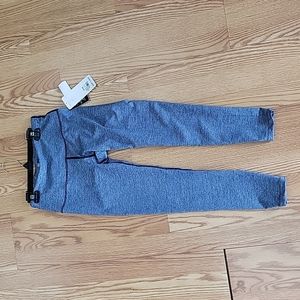 NWT Essenza capri leggings